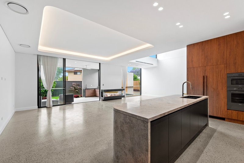 Photo - 8A Ian Street, North Ryde NSW 2113 - Image 6