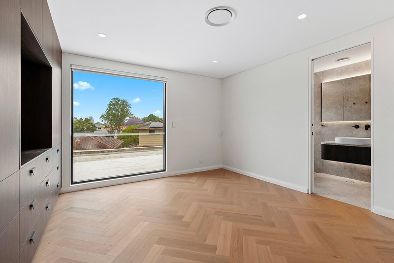 Photo - 8A Ian Street, North Ryde NSW 2113 - Image 7