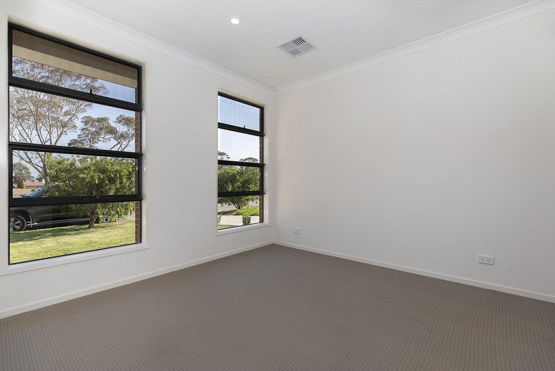 Photo - 8A John Street, Old Noarlunga SA 5168 - Image 4