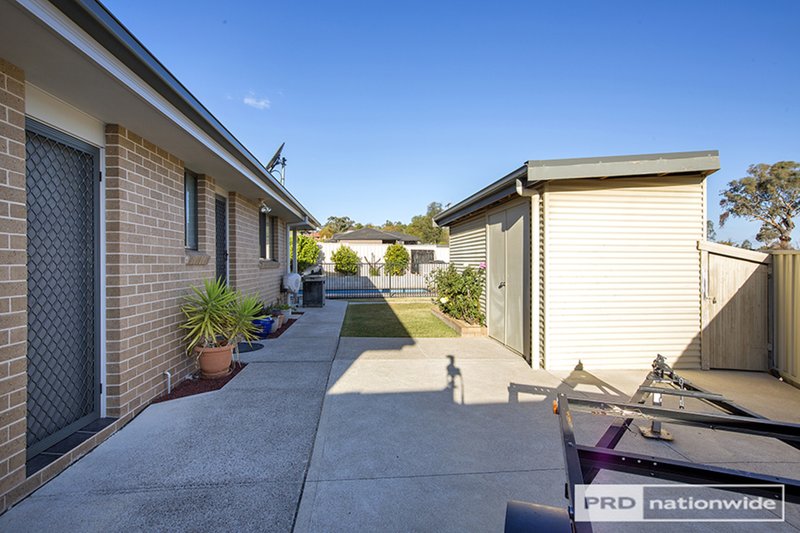 Photo - 8a Karenvar Avenue, Tamworth NSW 2340 - Image 5