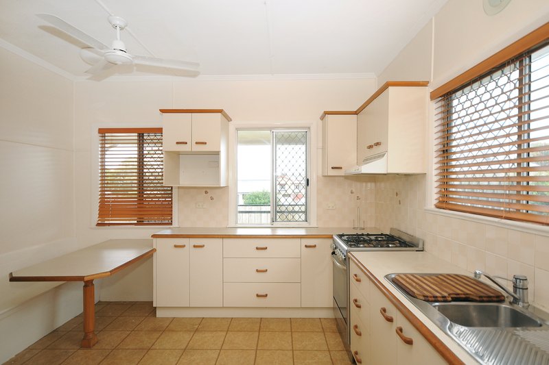 Photo - 8a Kenilworth Street, North Toowoomba QLD 4350 - Image 3