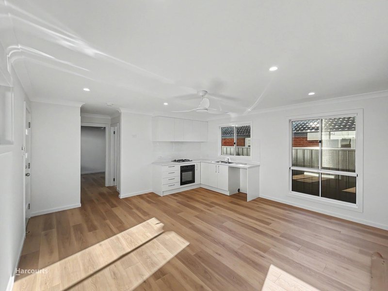 Photo - 8a Kurrawa Crescent, Koonawarra NSW 2530 - Image 3