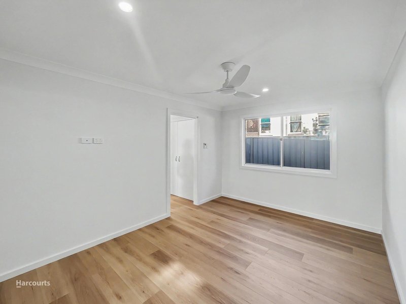 Photo - 8a Kurrawa Crescent, Koonawarra NSW 2530 - Image 6