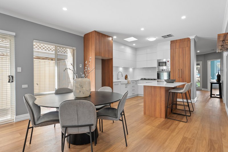 Photo - 8a Liverpool Street, Shoalwater WA 6169 - Image 7