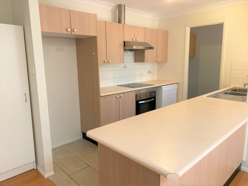 Photo - 8A Mavis Avenue, Peakhurst NSW 2210 - Image 4