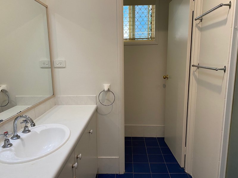 Photo - 8A Mavis Avenue, Peakhurst NSW 2210 - Image 5