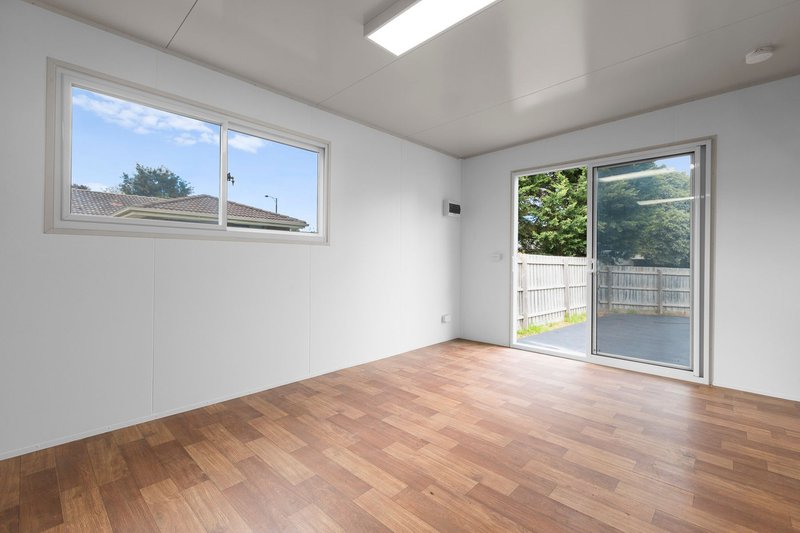 Photo - 8A Muirkirk Close, Endeavour Hills VIC 3802 - Image 1