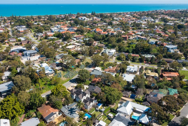 Photo - 8A Ridge Street, Wembley Downs WA 6019 - Image 15