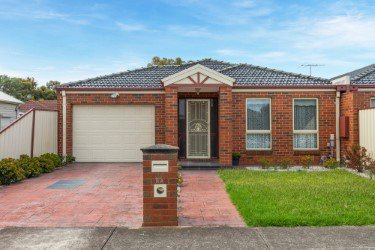 8A Ruth Street, St Albans VIC 3021