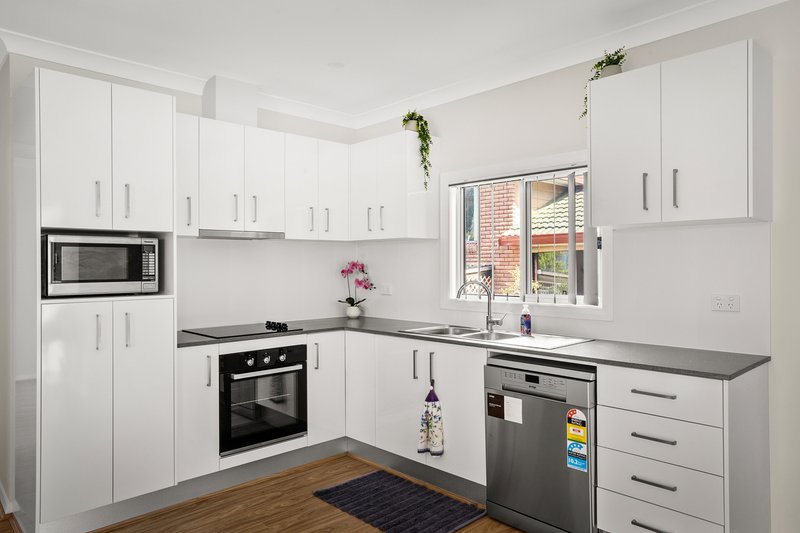 Photo - 8A Templeton Crescent, Baulkham Hills NSW 2153 - Image 3