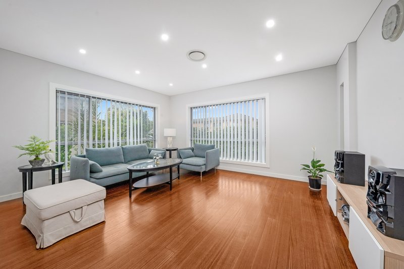 Photo - 8b Braunbeck Street, Bankstown NSW 2200 - Image 3