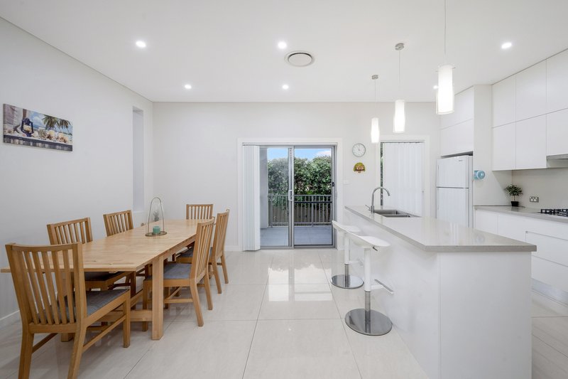 Photo - 8b Braunbeck Street, Bankstown NSW 2200 - Image 5