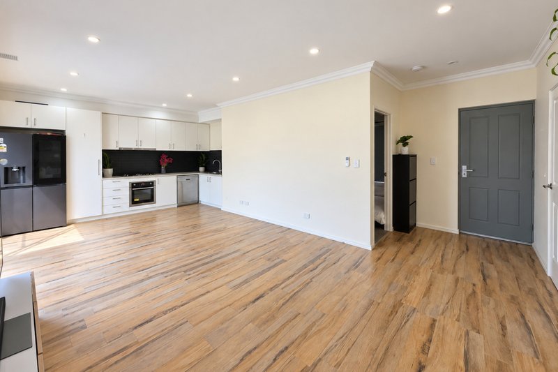 Photo - 8B Mentone Road, Balga WA 6061 - Image 5