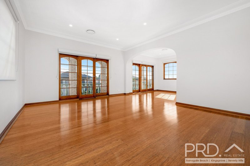 Photo - 8B Parliament Terrace, Bexley NSW 2207 - Image 2