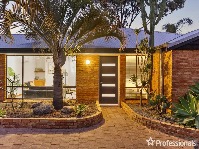 Photo - 8B Portsea Place, Cooloongup WA 6168 - Image 2