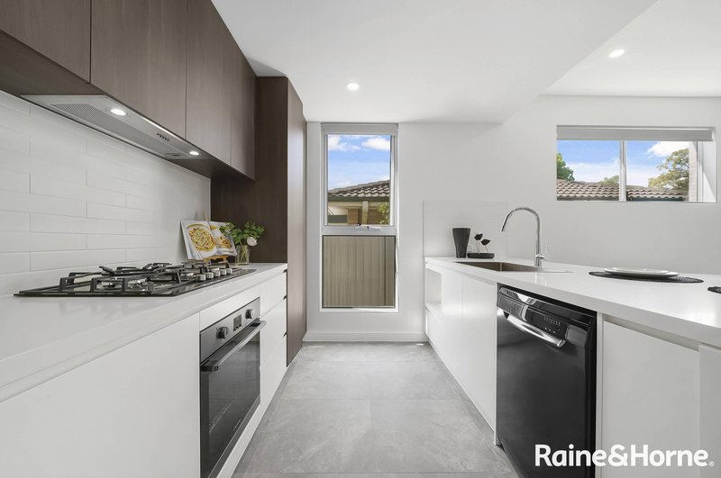 Photo - 8D Jacana Place, Ingleburn NSW 2565 - Image 4