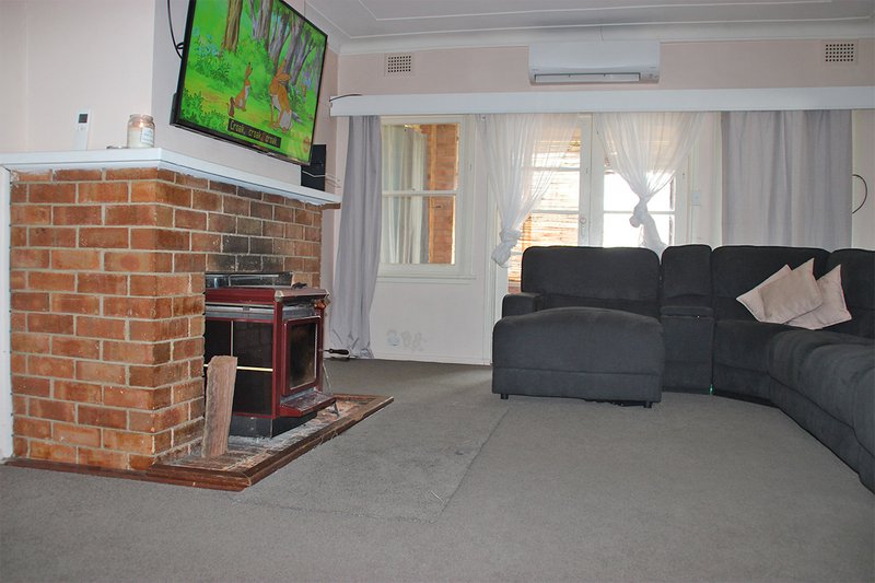 Photo - 9-11 John Street, Coonabarabran NSW 2357 - Image 4