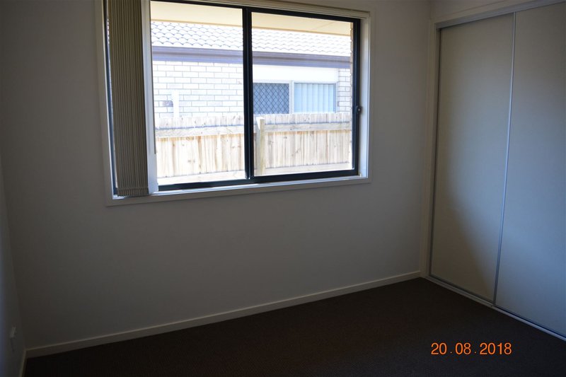 Photo - 9 -11 Soward Court, Morayfield QLD 4506 - Image 10