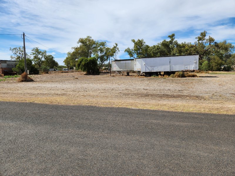 Photo - 9-19 Charles Street, Dirranbandi QLD 4486 - Image 3