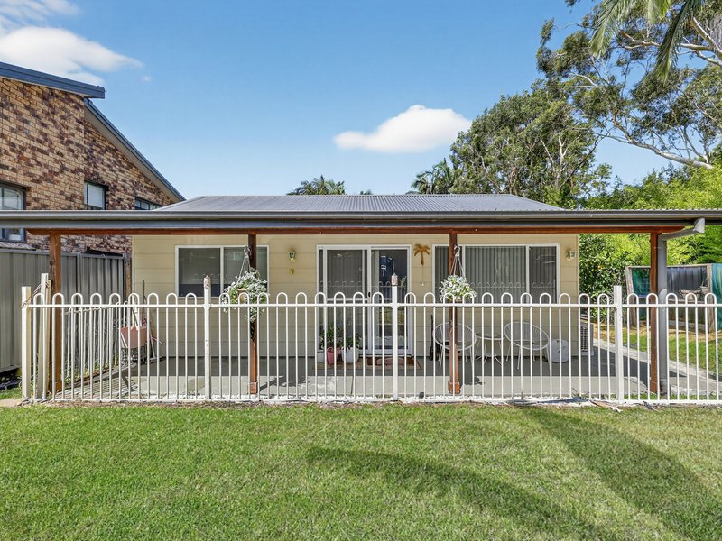 Photo - 9 & 9a Chisholm Avenue, Lake Munmorah NSW 2259 - Image 2