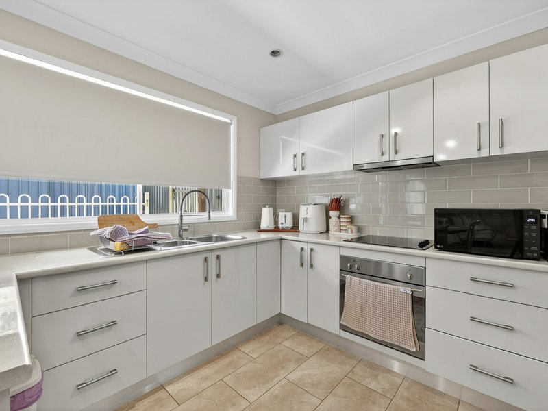 Photo - 9 & 9a Chisholm Avenue, Lake Munmorah NSW 2259 - Image 12