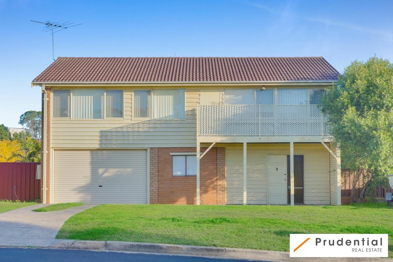 9 & 9A Kooloona Crescent, Bradbury NSW 2560