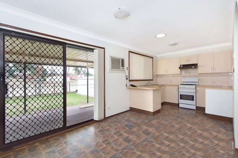 Photo - 9 & 9A Sumner Street, Hassall Grove NSW 2761 - Image 5