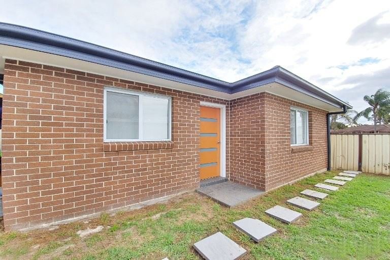 Photo - 9 & 9A Sumner Street, Hassall Grove NSW 2761 - Image 8