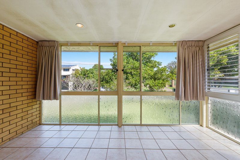 Photo - 9 Abbey Street, Wavell Heights QLD 4012 - Image 4