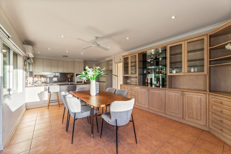 Photo - 9 Acacia Place, Burwood VIC 3125 - Image 7