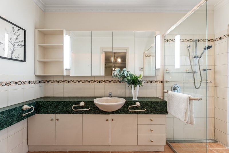 Photo - 9 Acacia Place, Burwood VIC 3125 - Image 13