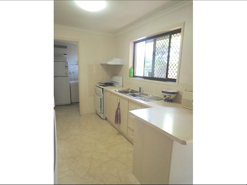 Photo - 9 Achilles Drive, Springwood QLD 4127 - Image 7