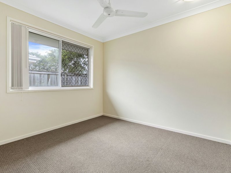 Photo - 9 Adam Street, Beachmere QLD 4510 - Image 13