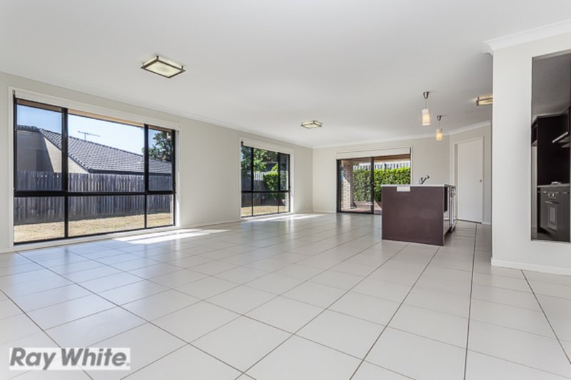 Photo - 9 Albany Court, Murrumba Downs QLD 4503 - Image 6