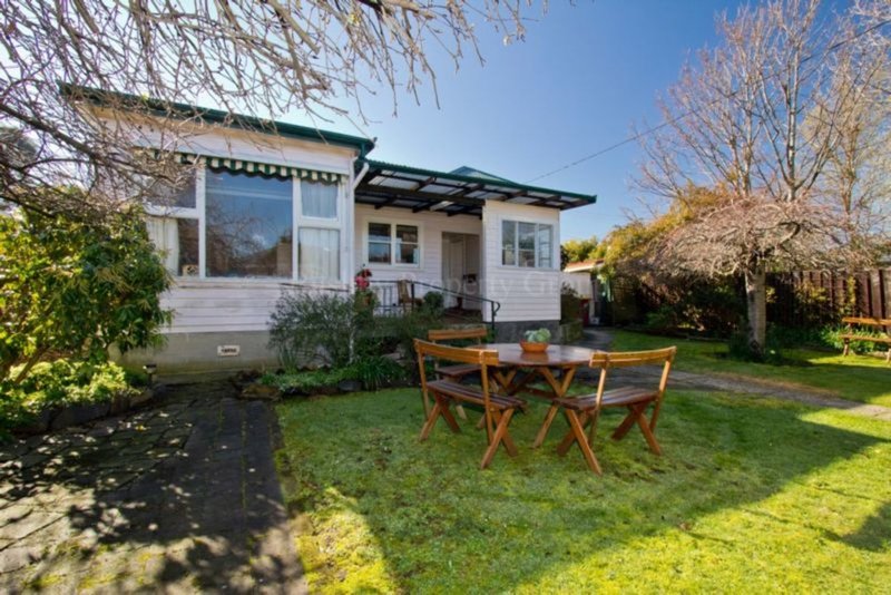 9 Albion Street, Invermay TAS 7248