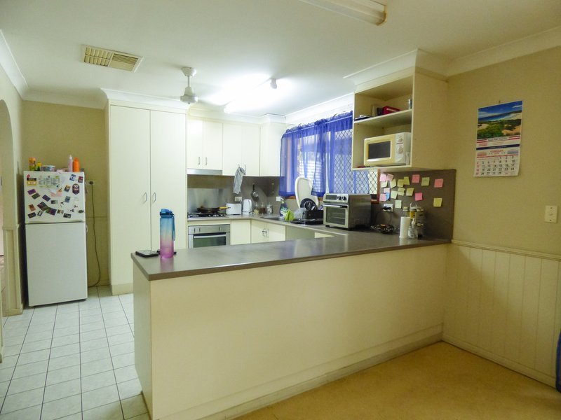 Photo - 9 Alexander Avenue, Roma QLD 4455 - Image 5