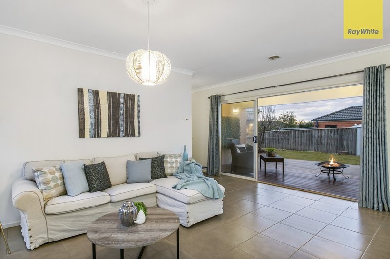 Photo - 9 Alexia Drive, Berwick VIC 3806 - Image 6