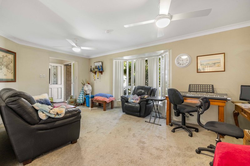 Photo - 9 Allamanda Avenue, Little Mountain QLD 4551 - Image 5