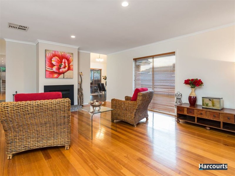 Photo - 9 Allamanda Boulevard, Lysterfield VIC 3156 - Image 3