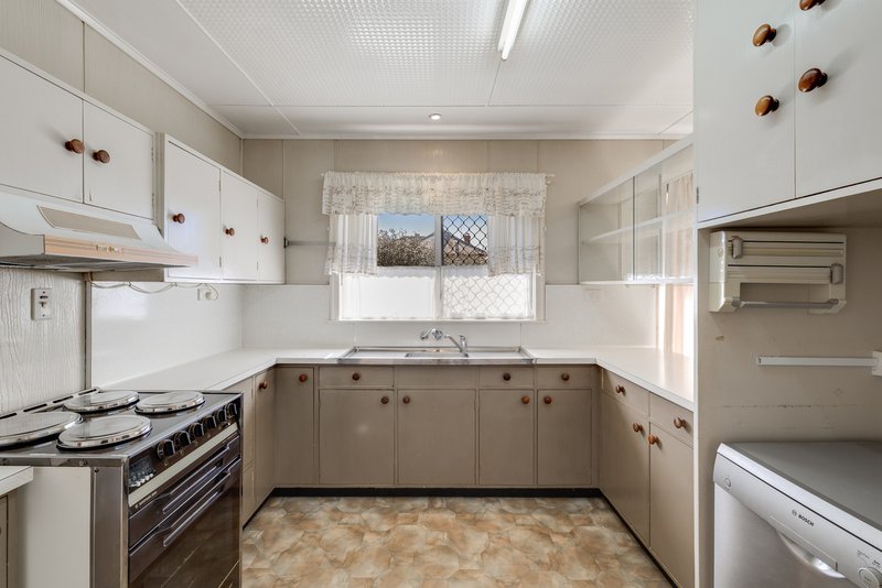Photo - 9 Allenby Street, Newtown QLD 4350 - Image 4