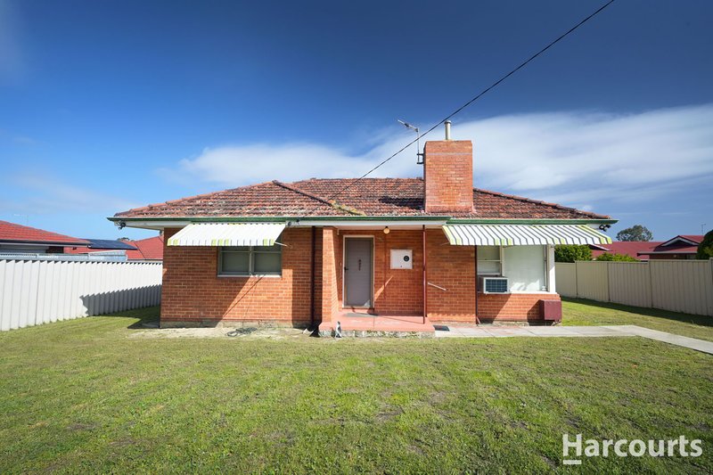 Photo - 9 Almurta Street, Nollamara WA 6061 - Image 3