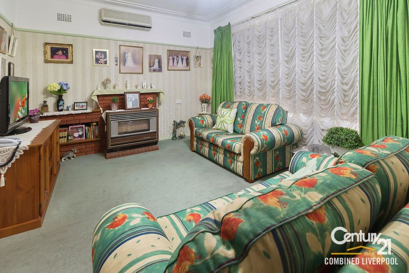 Photo - 9 Amalfi Street, Lurnea NSW 2170 - Image 2