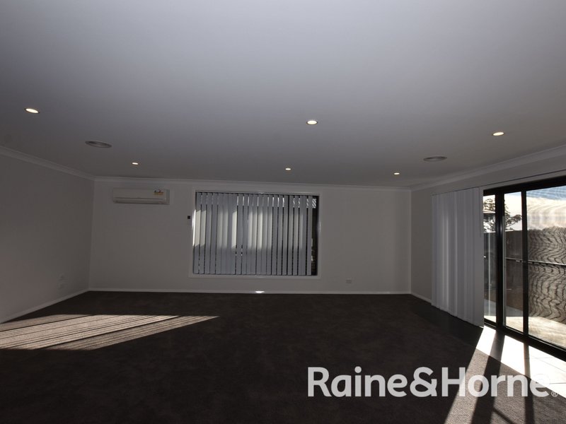 Photo - 9 Andres Street, Orange NSW 2800 - Image 10