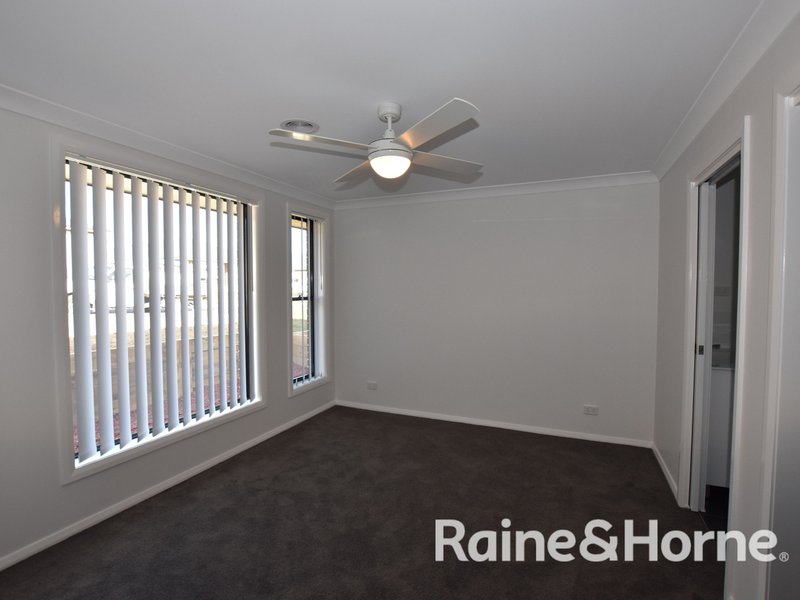 Photo - 9 Andres Street, Orange NSW 2800 - Image 14