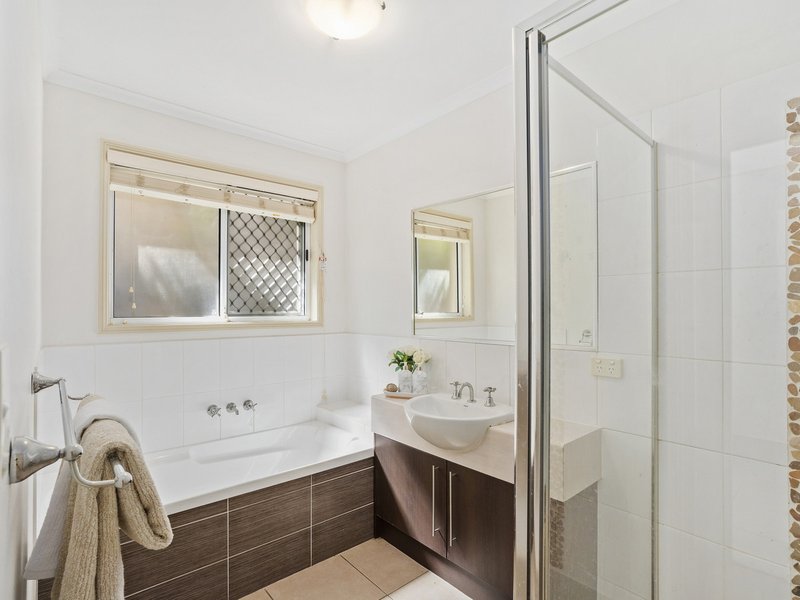 Photo - 9 Angourie Crescent, Pacific Pines QLD 4211 - Image 17