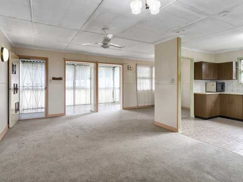 Photo - 9 Ansford Street, Stafford Heights QLD 4053 - Image 2