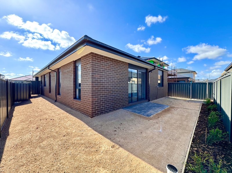 Photo - 9 Aracar Street, Truganina VIC 3029 - Image 6