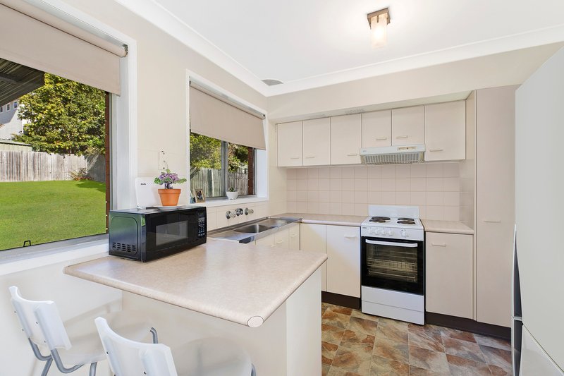 Photo - 9 Ashley Avenue, Terrigal NSW 2260 - Image 3