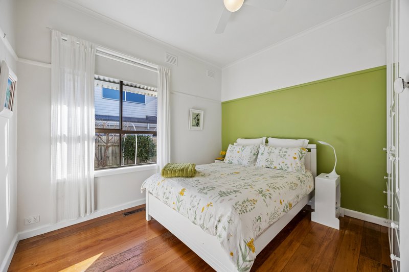 Photo - 9 Ashmore Avenue, Mordialloc VIC 3195 - Image 9