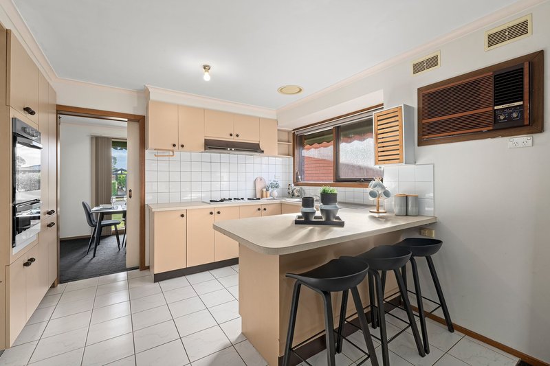 Photo - 9 Asquith Court, Epping VIC 3076 - Image 7